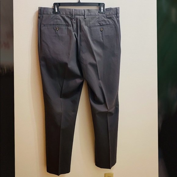 J Crew 36X34 Classic Fit - Picture 2 of 3